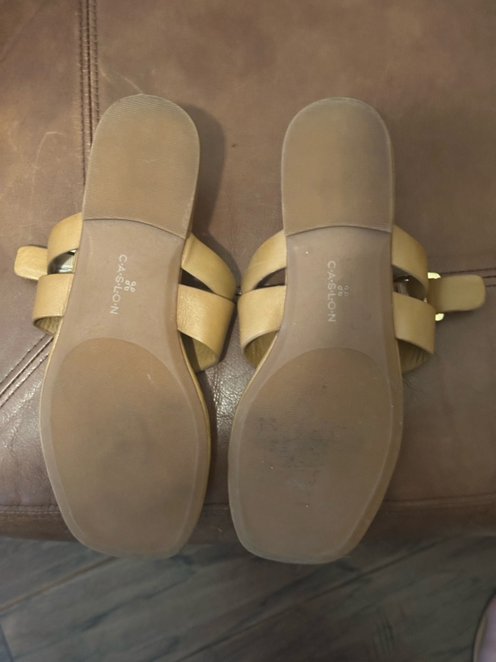 Caslon | Tan Buckle Toe-Post Sandals - Women’s 9 - Picture 6 of 11